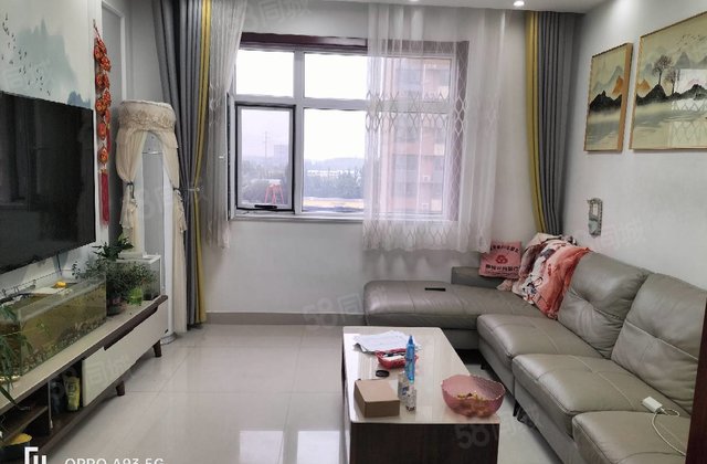 万达北边新小区，精装修，带车位储藏室，房东急售