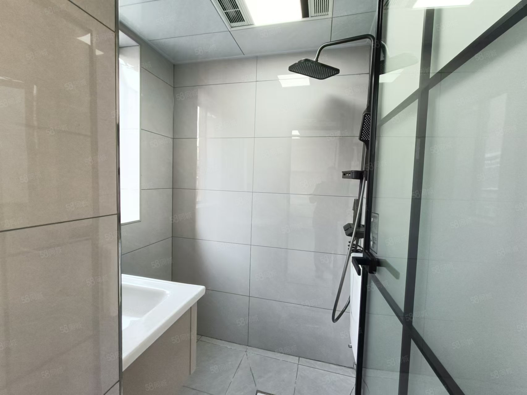 佳梦苑3室1厅1卫80㎡东33.8万