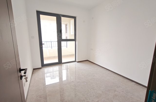 赠车储！东边户！中间楼层！桃李天阅！开发区！东昌东校新房未住