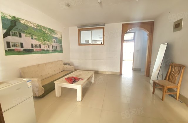 振兴路七中  门口多层二楼三室车位随便停满五年  亚大怡景小