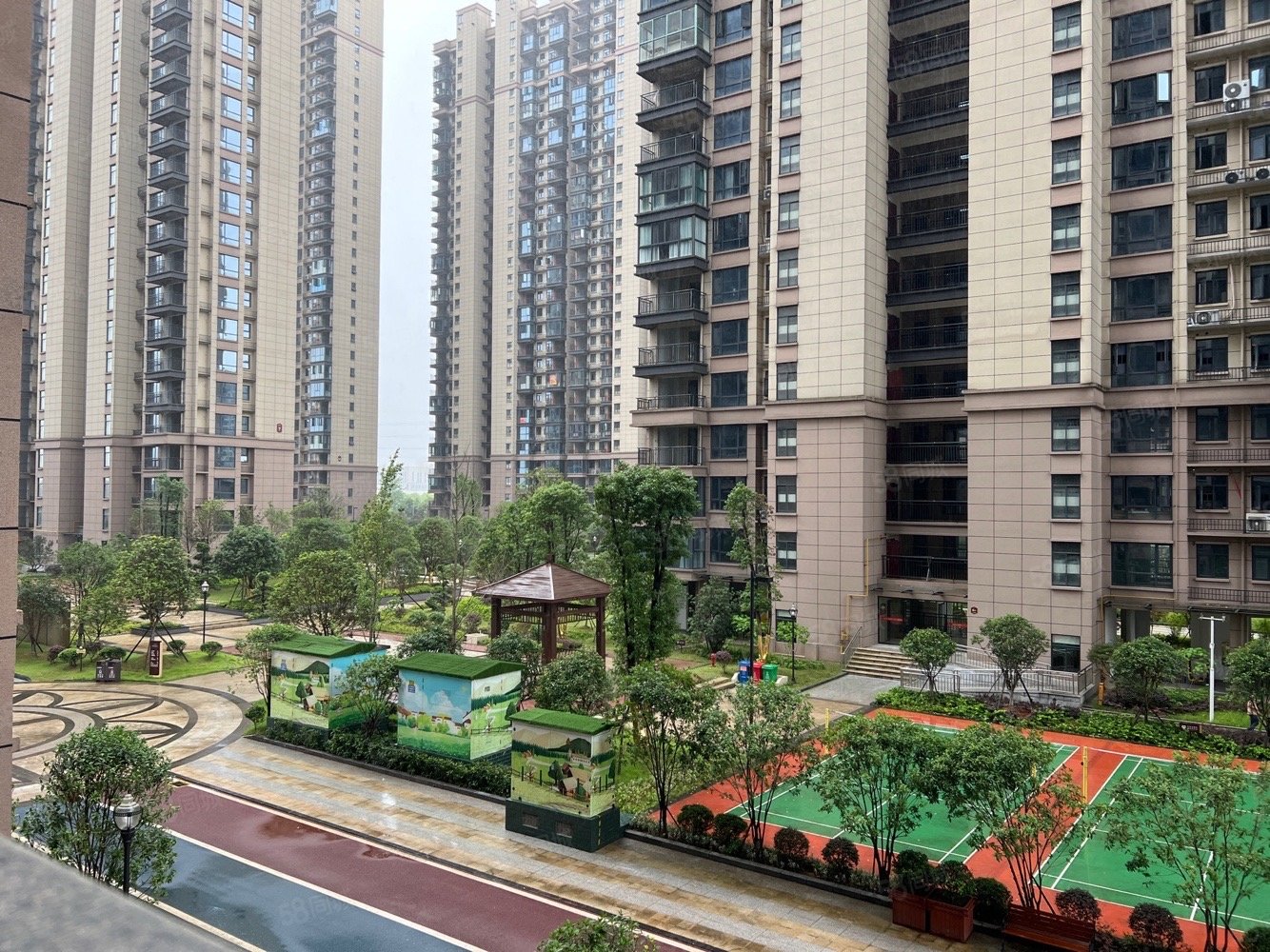 梓湖馨苑3室2厅2卫126㎡南北81.6万