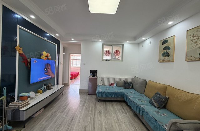 单价4千多 90多平 39万 七中旁 精装3楼 小区停车方便