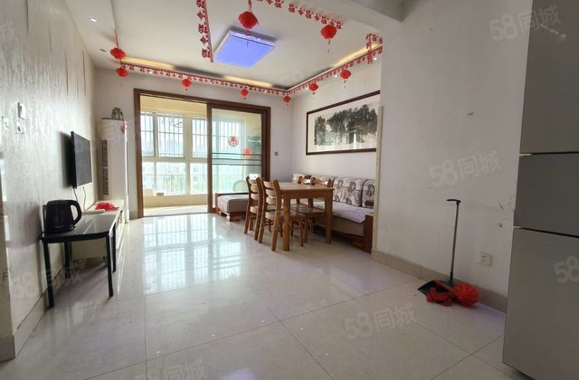 莲湖二期   位置 大客厅落地阳台 6层洋房 急售