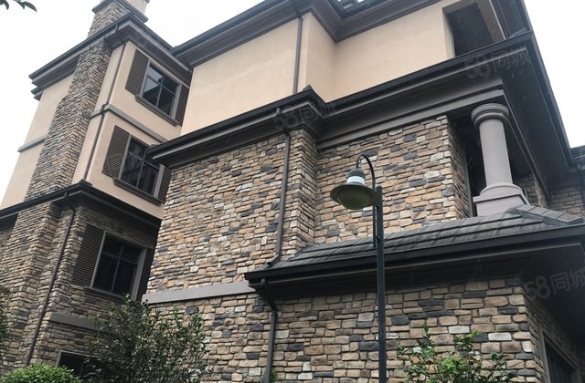 半山四季别墅!联排!80方花园!证过五