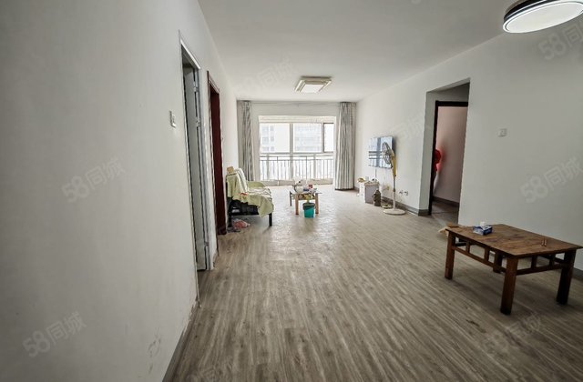 新东方龙湾！三室朝阳！客厅朝阳！有车位