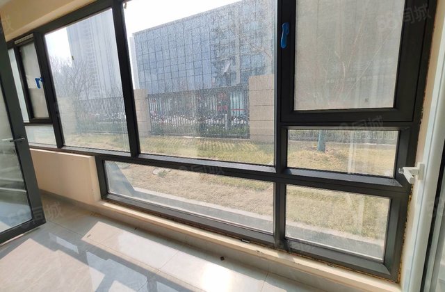 房东急售！前排无遮挡！孝心一楼！次新房！三室两厅！送车位！