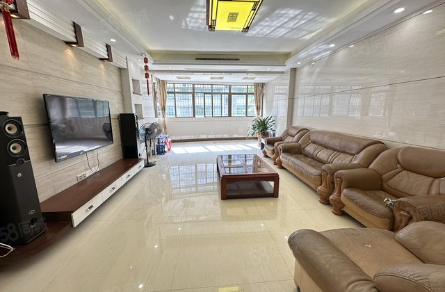 汇龙御景花园4室2厅181.7㎡96万二手房图片