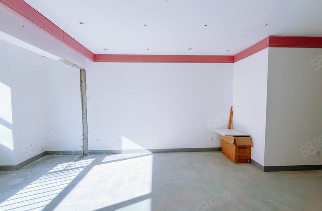 月季公园 电梯房 出行方便 房龄新 低密度社区 商品房