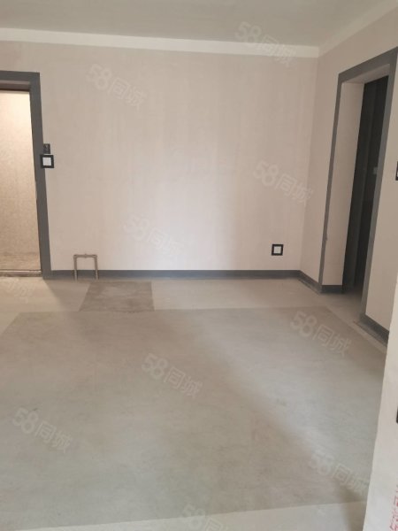 保利和府3室2厅2卫119㎡南北91万