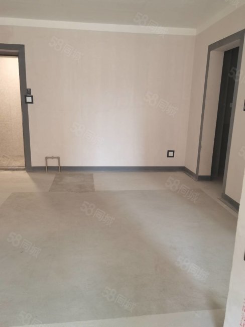 保利和府3室2厅2卫119㎡南北91万