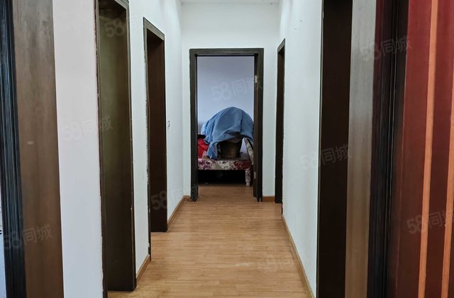 平塘县老民中宿舍4室2厅138.6㎡28.8万二手房图片