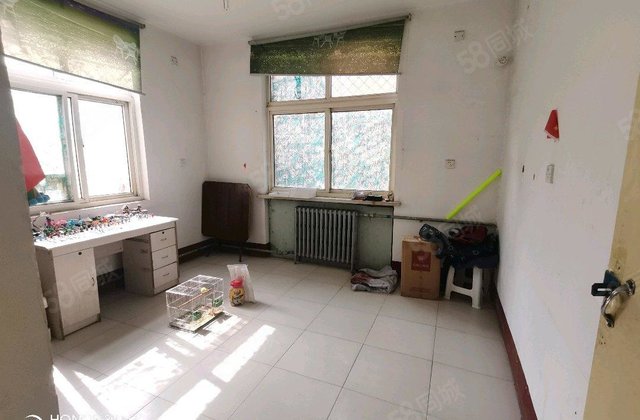 振华旁，实验  对面，一楼三室，带车位地下室免大税