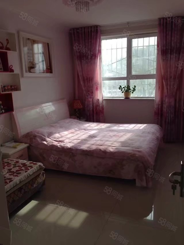 金威花园3室2厅1卫112㎡南北35万