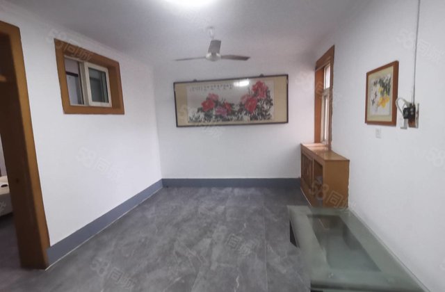 北顺 东昌 三中一墙之隔 孝心一楼带院 正规三室两厅