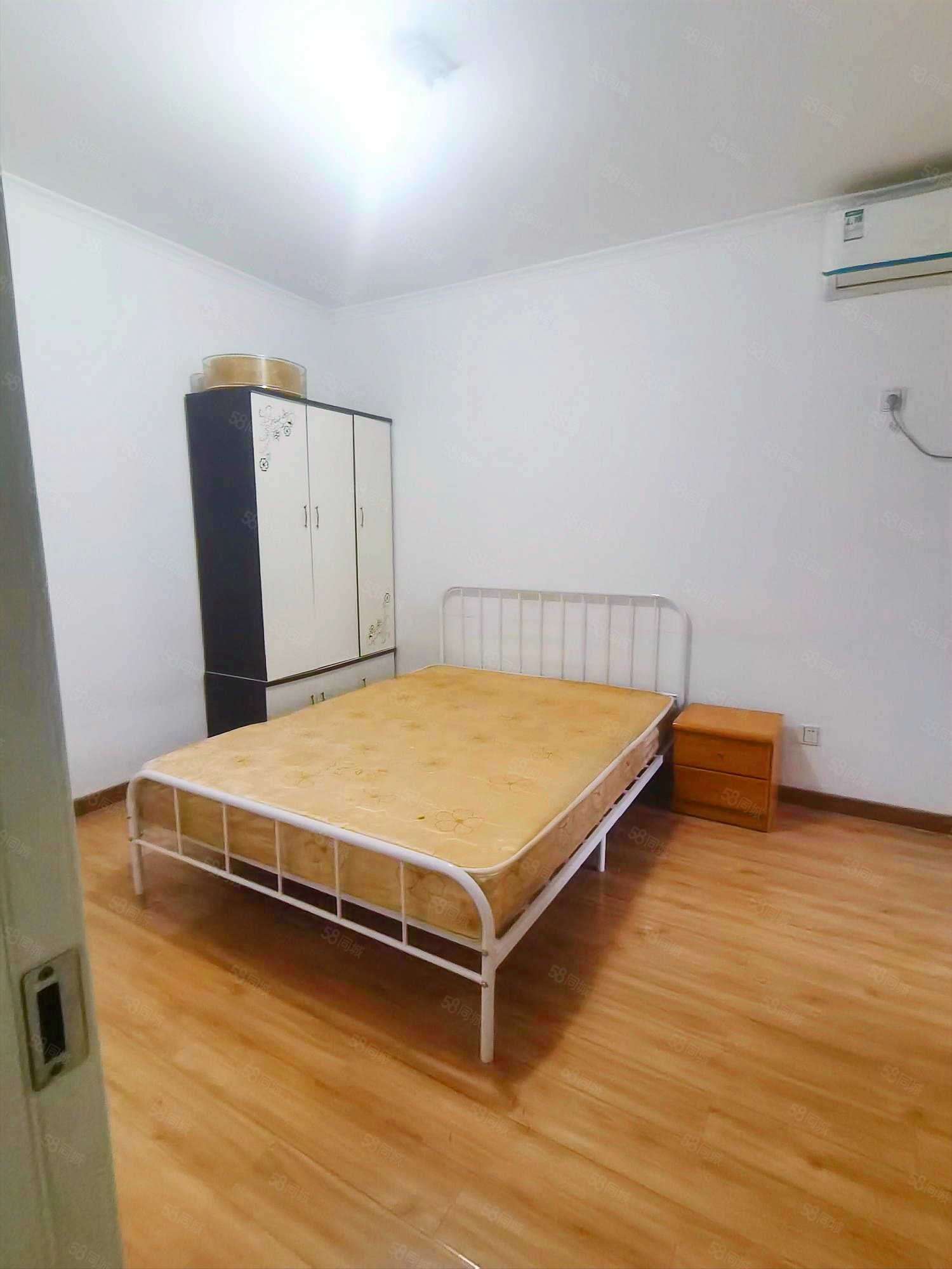 江林新城b区 近地铁 医疗配套成熟 中间楼层采光好 有电梯