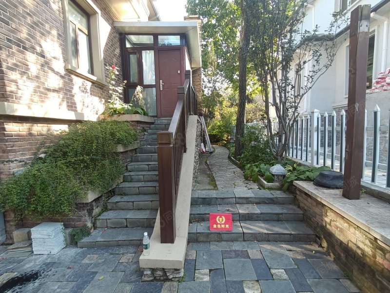 君山別墅6室5廳4衛(wèi)391.84㎡南北790萬(wàn)