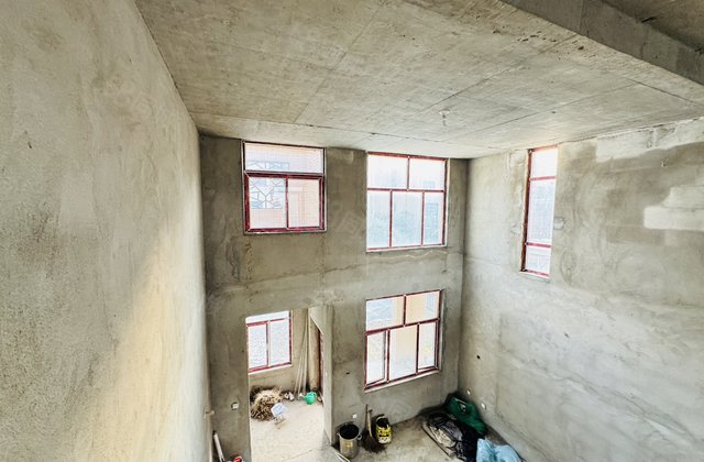 东昌湖畔 西安交大双拼别墅 上下三层 纯毛坯 前后带大院