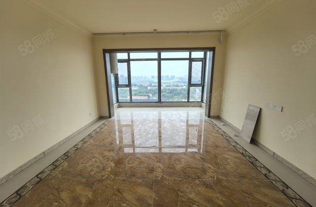 碧桂园翡丽湾4室，带车位，看房有钥匙