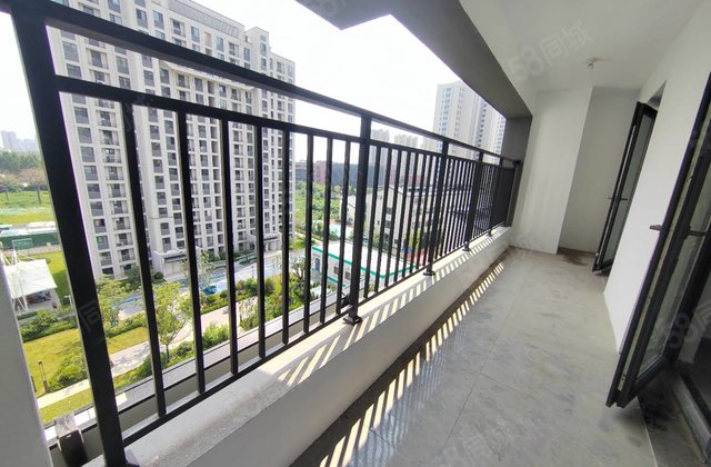 急售四室双卫电梯新房未住！儒辰辰悦二中！双阳台！消防队金柱