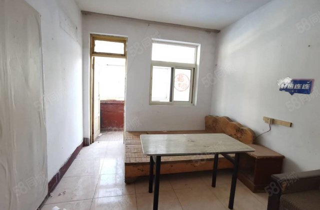 商品房 刚需小三居 商业配套齐全 中间楼层采光好