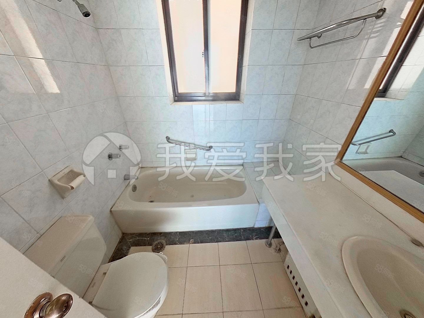 羅馬花園2室1廳2衛(wèi)138.59㎡西南740萬