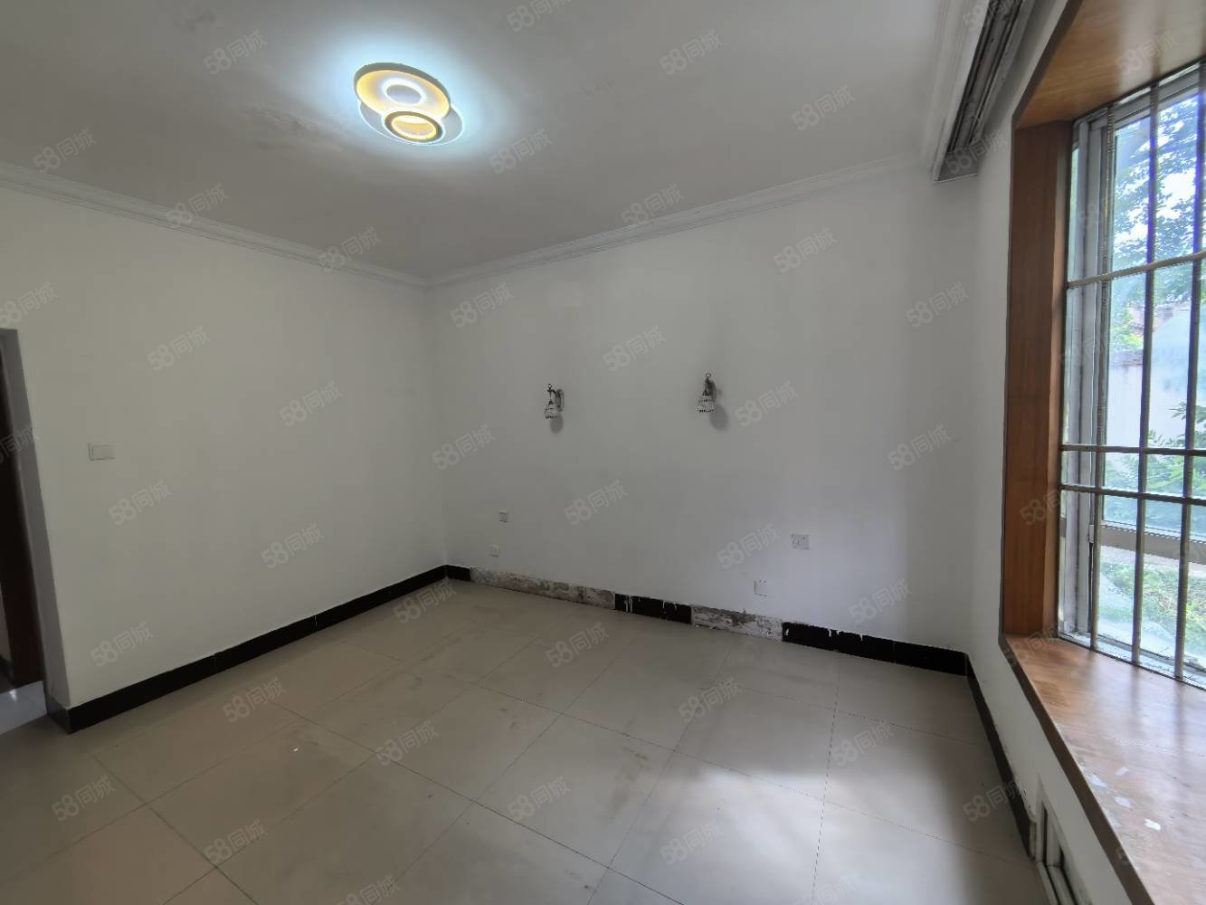 丰水源清华苑3室2厅2卫116㎡南北50万