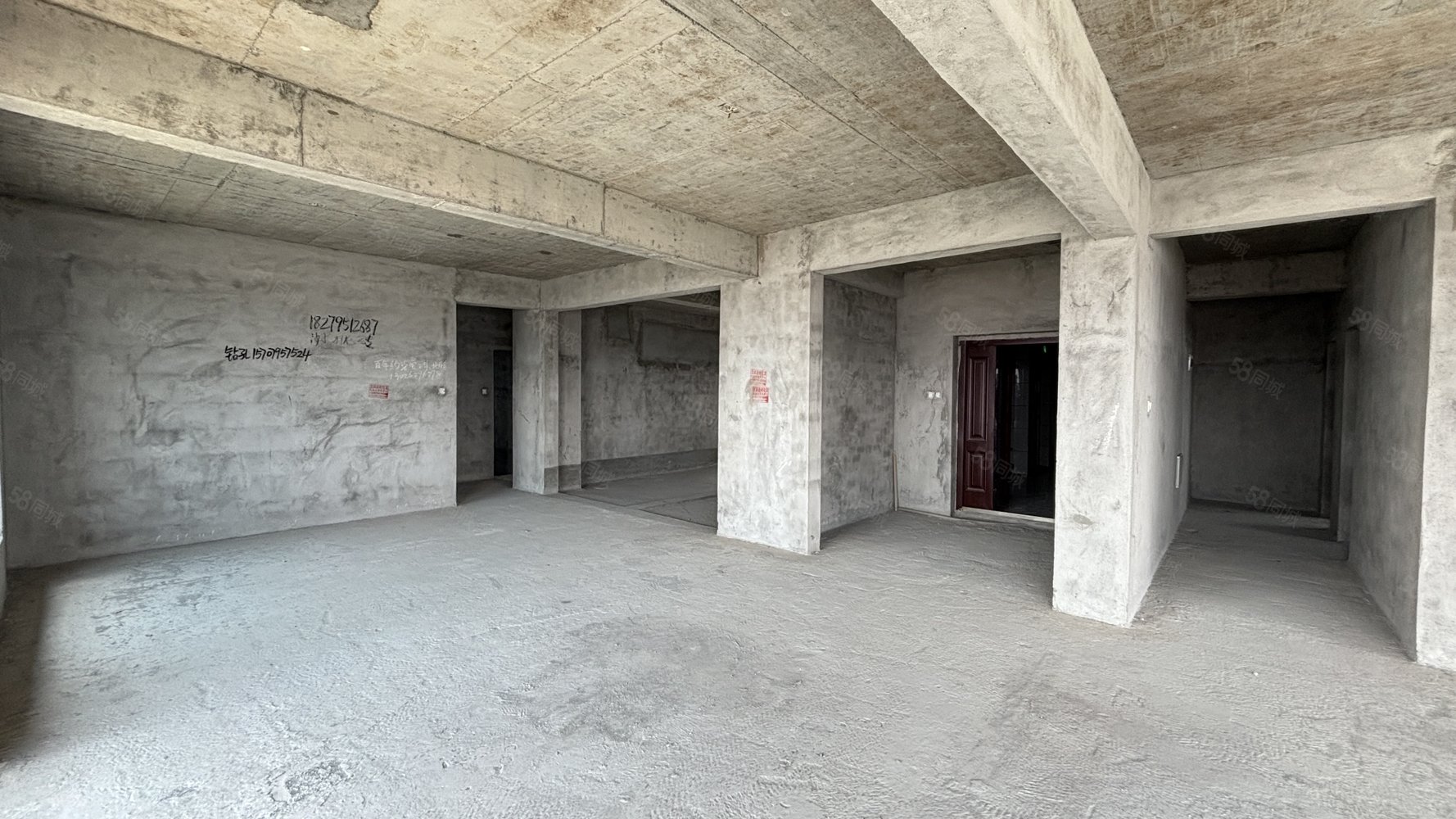 天秀湾5室2厅4卫254㎡南北268万