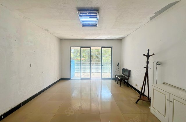 银港水晶城(A区)3室2厅130.32㎡85万二手房图片