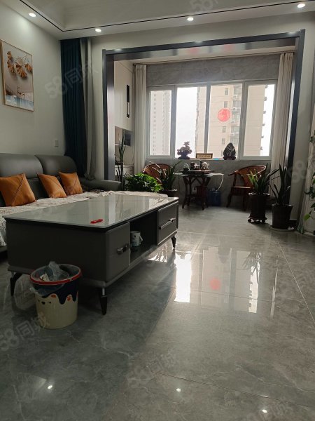 阳光一品135万精装修四室两厅两卫带车位储藏室