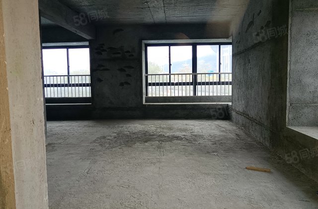 城投广场4室2厅129.38㎡132万二手房图片