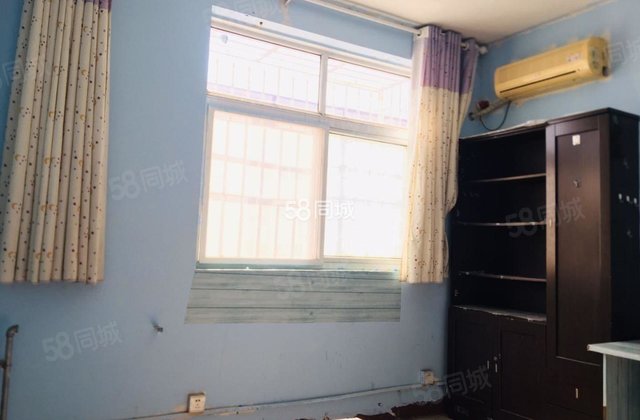 学府花园3室0厅3卫