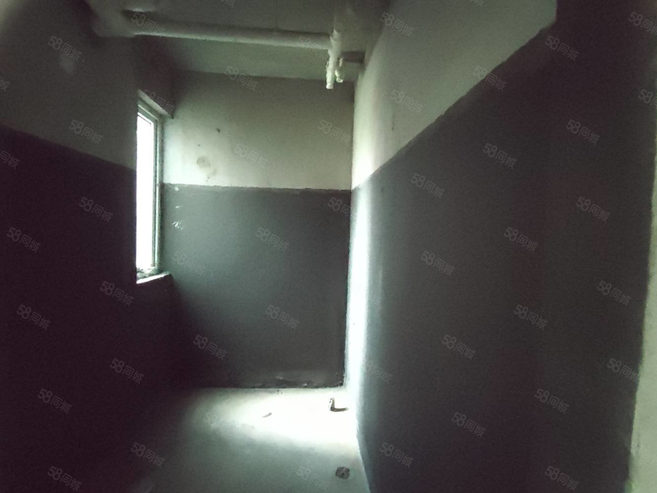 金大地时代公馆3室2厅2卫126㎡南北80万