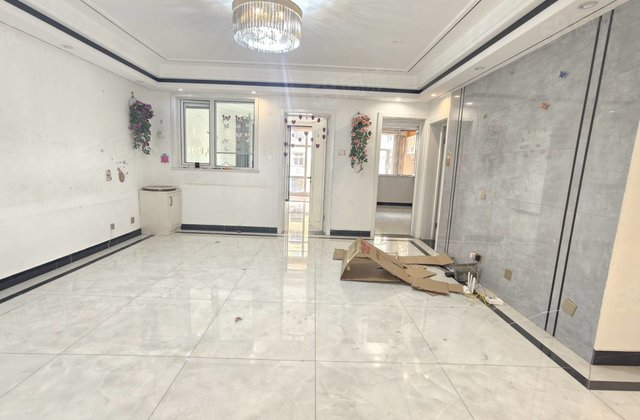 昌华小区 独院  三楼  停车方便 东昌中学北顺