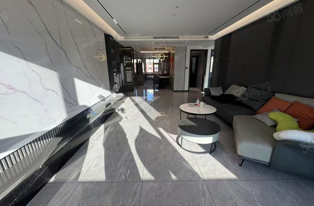 万象府(二期)2室2厅136㎡115万二手房图片