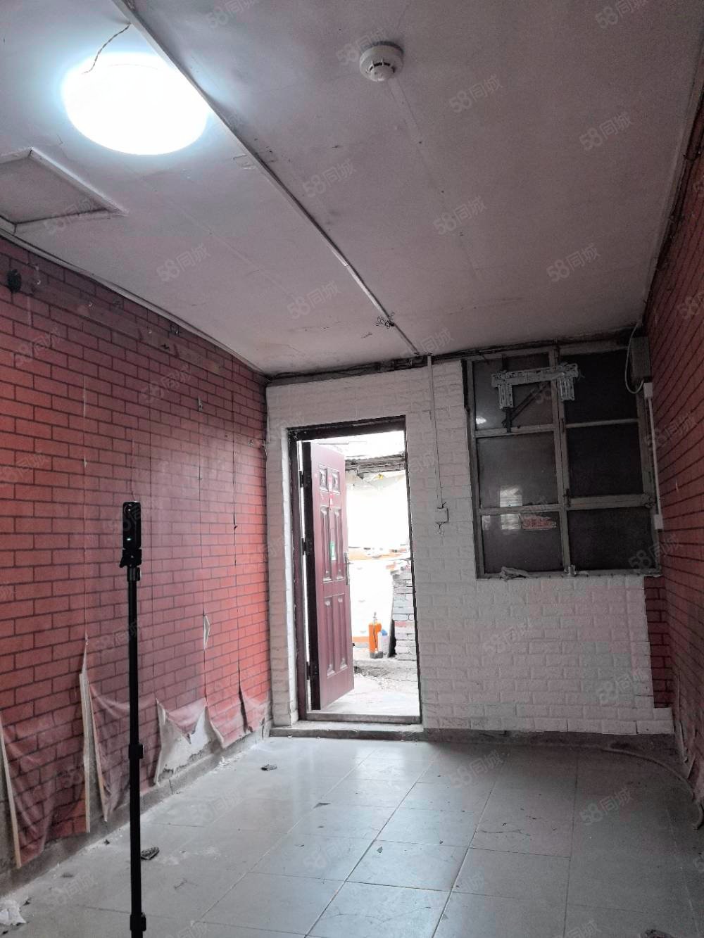 張自忠路平房小區(qū)1室0廳0衛(wèi)16.8㎡南北238萬(wàn)