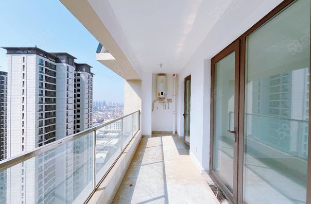 房东急售 适合结婚 没住过 大三室 诚心出 可以看 保证真实