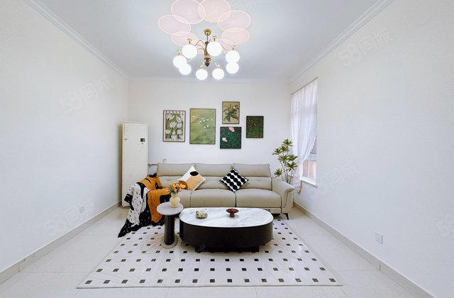 阳光        月亮湾 香江附近 精装未住