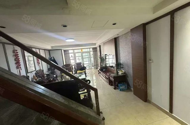 经开英伦花园 南向采光好 商圈成熟 双卫格局 交通便利