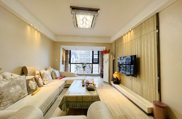 中德英伦联邦(A区)5室3厅112.1㎡300万二手房图片