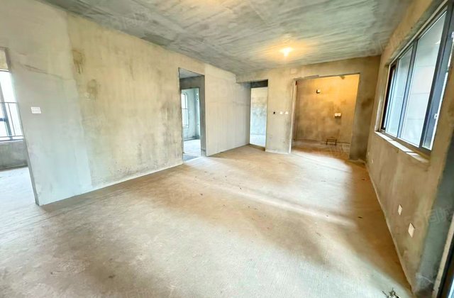 隆腾凌云府4室2厅121.72㎡95.9万二手房图片