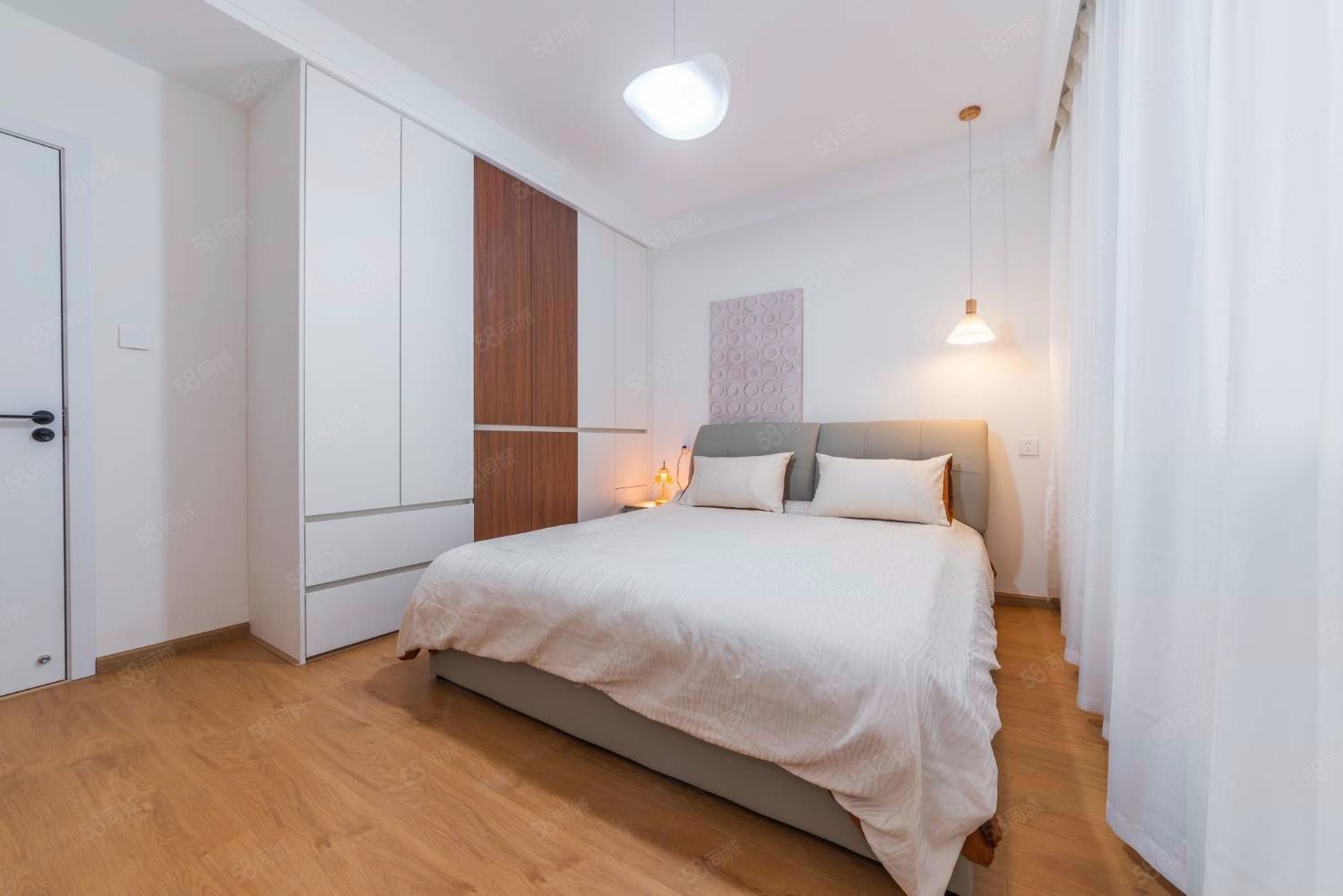 西龙须巷6号院3室2厅1卫81.61㎡南北205万