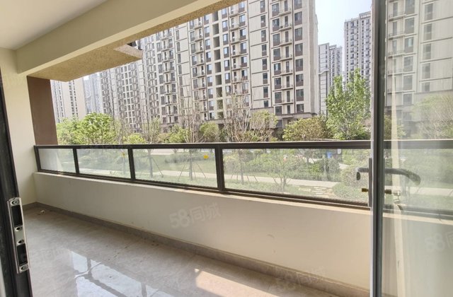 中华路 东昌东实验   桃李天阅三室两厅两卫新房未住送车位