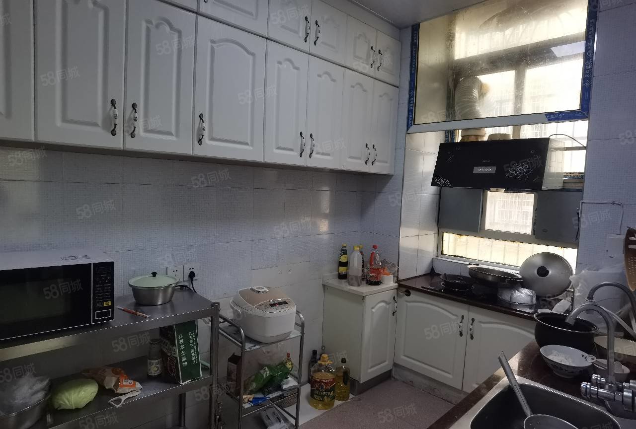 万象广场3室2厅2卫145㎡南65万