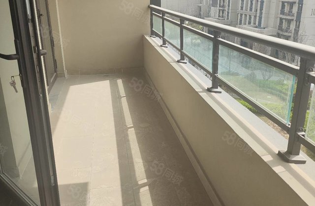 东昌天悦 精装洋房四室四叶草户型，随时看房有钥匙