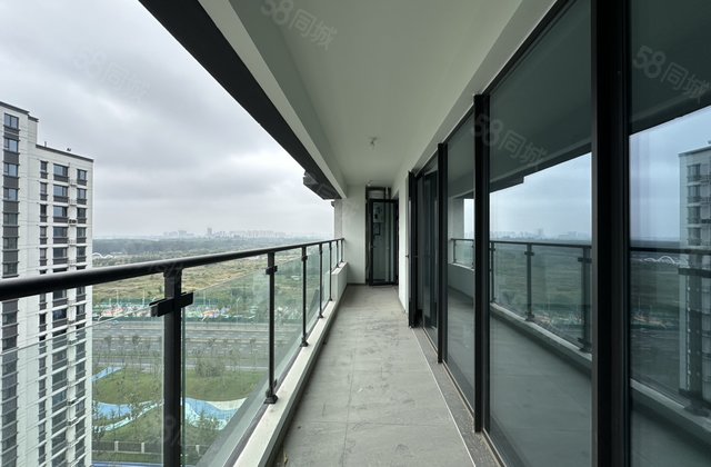 急售 城市芳华 带车位和储 东边户 小区内合适的房子