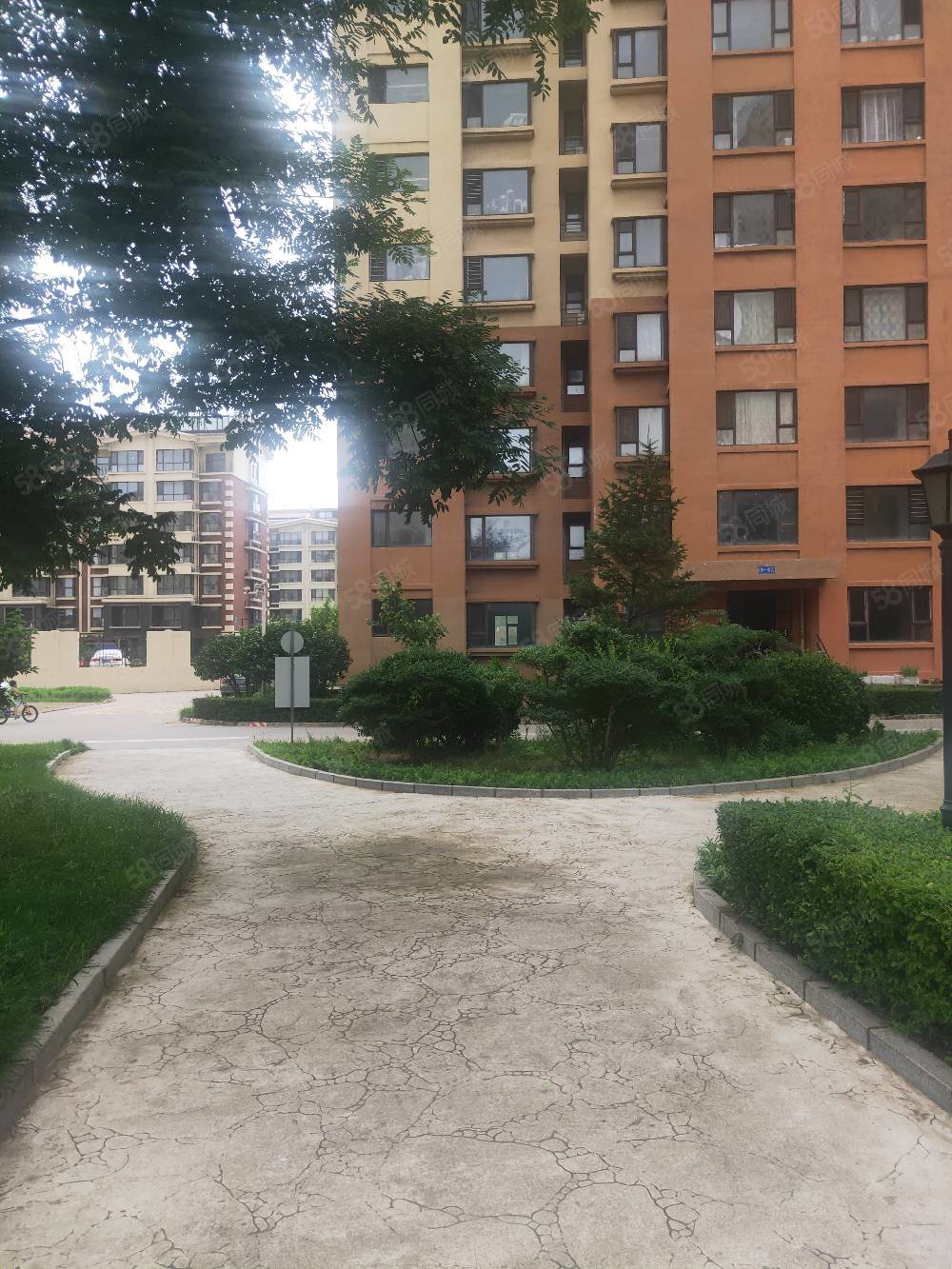 海韵馨园1室2厅1卫70㎡南北32万