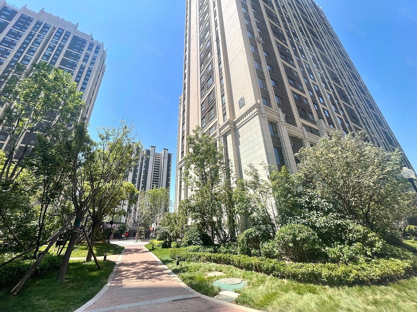 万科翡翠公园晋阳湖畔交通方便业主急售配套成熟精装修