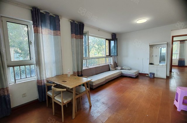 单价6千多 民生5号院 东边户 3室 送车储