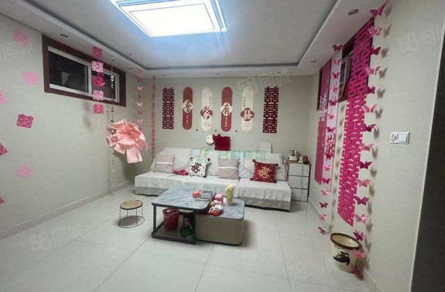 嘉明 水岸新城新城邦 房龄新  大三房 精装好楼层总价低