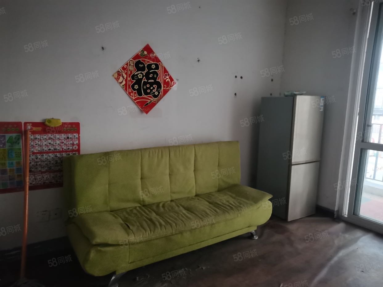 锦谯名苑3室2厅1卫119㎡南40万